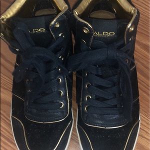 Ladies Sneakers. Aldo